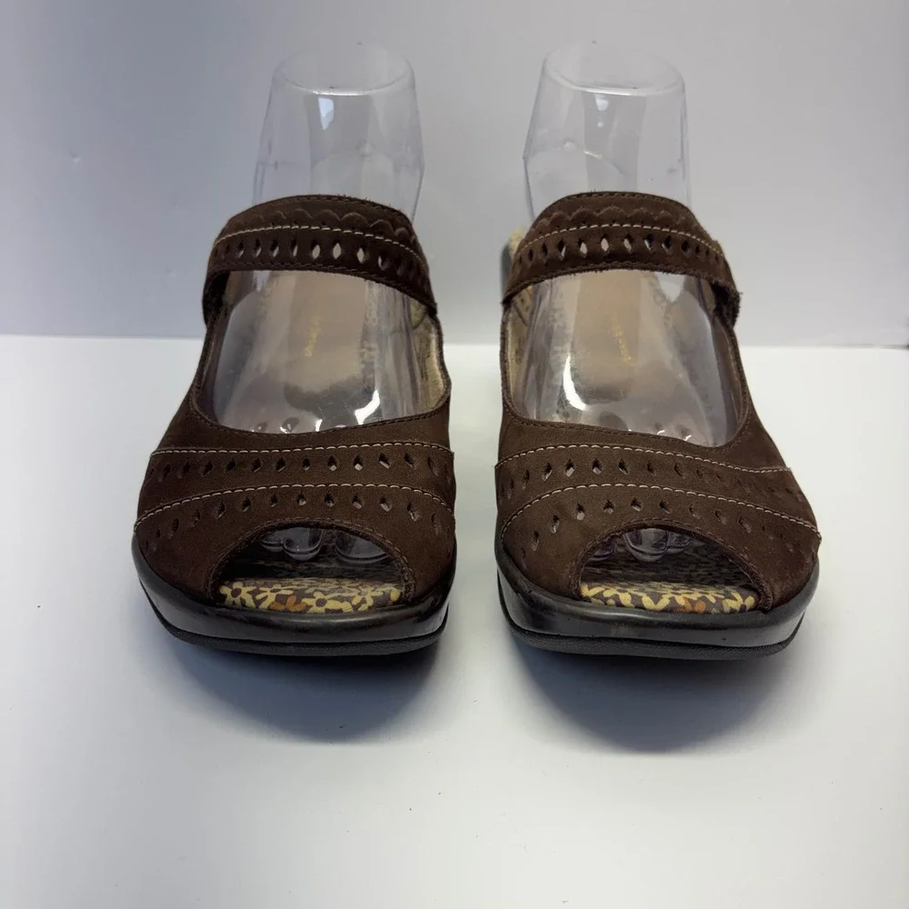 Jambu Touring Wedge Sandals 8.5M Brown Suede Peep Toe Floral Comfort Boho